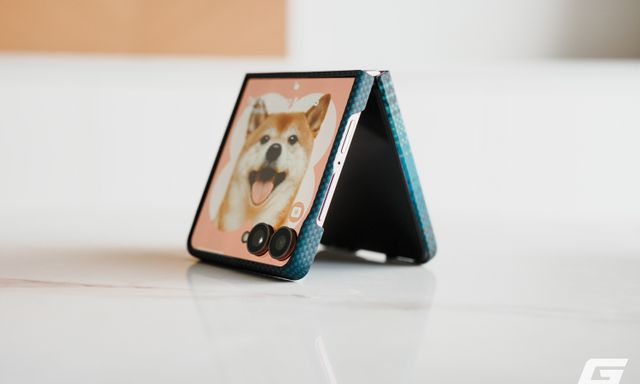 Ốp PITAKA siêu mỏng cho Galaxy Z Flip8: Đeo như không đeo, có MagSafe, đắt xắt ra miếng