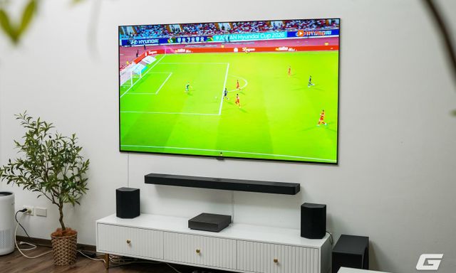 Trải nghiệm LG W6 83 inch: chiếc TV mỏng chỉ 9mm khiến người ta quên mất trên tường đang có một màn hình 83 inch