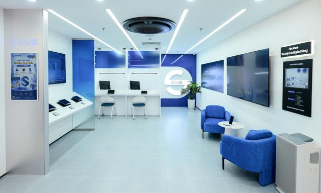 Bên trong không gian 522 m² Samsung vừa mở giữa Hà Nội: màn hình 3D không cần kính, màn hình tiêu thụ 0,00 W và một trung tâm điều hành thu nhỏ