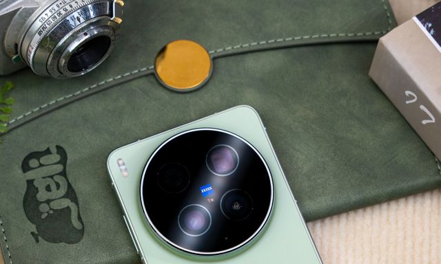 vivo X500 Ultra lộ cấu hình: Màn hình 2K+ 144Hz, chip Snapdragon mới, camera 200MP đang được thử nghiệm