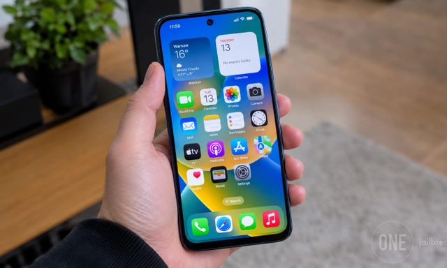 Không phải giả lập, AI giúp iOS chạy được trên điện thoại Xiaomi, nhưng chỉ để cho vui