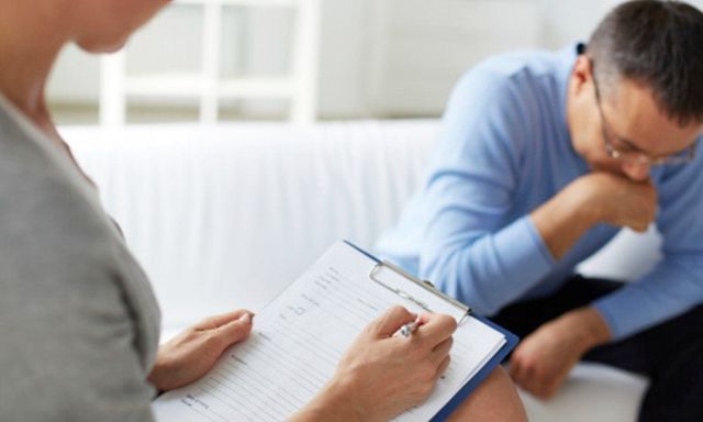 Người đàn ông 50 tuổi đã có 1 con, đi khám bỗng phát hiện không có tinh trùng: Bất ngờ với nguyên nhân