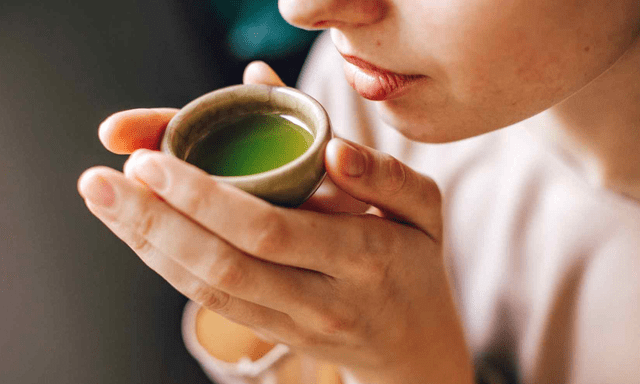 Thay cà phê bằng thứ đồ uống này, nữ nhà báo nhận 3 thay đổi bất ngờ