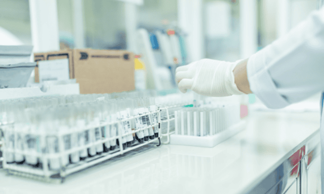 Đi khám trước cưới, cặp đôi nhận kết quả gây “sốc”