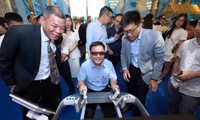 Điều chưa từng có tại Việt Nam: 