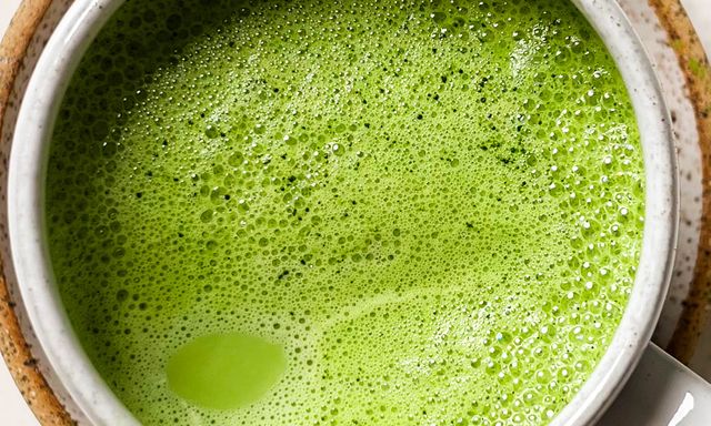 Uống matcha thường xuyên có thể gây thiếu máu, rụng tóc? Chuyên gia giải đáp