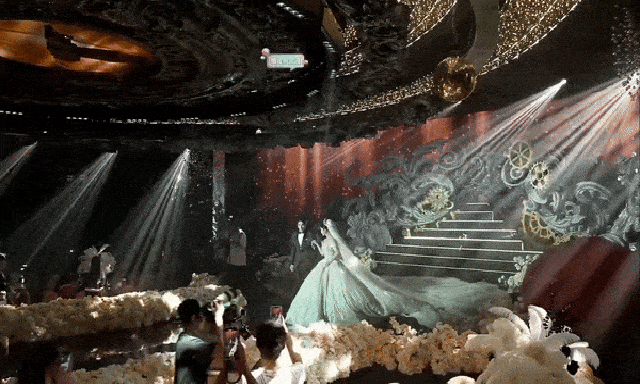 Cặp đôi phim giả tình thật tái hợp lần 34 gây bão MXH: Nhà trai khí chất ngút ngàn, nhà gái đẹp ơi là đẹp