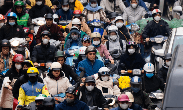 Người dân vượt rét mướt đi làm sau kỳ nghỉ lễ, hàng loạt tuyến đường ùn tắc