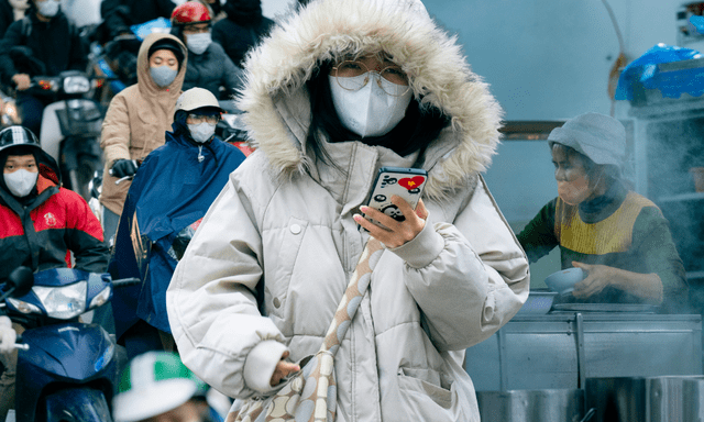 Ảnh, clip: Hà Nội chìm trong những ngày giá rét nhất từ đầu Đông