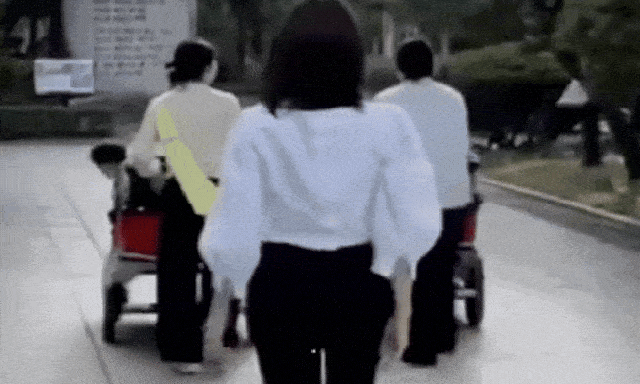 Bảo đây là gương mặt của người 56 tuổi chẳng ai tin: Visual quay ngược thời gian, tu mấy kiếp mới trẻ được vậy