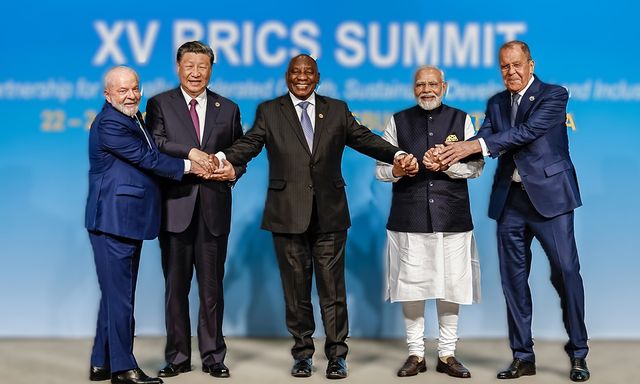 Tham vọng phi đô la hóa của BRICS bất ngờ bị chặn: 1 thành viên sáng lập tuyên bố 