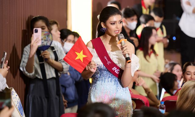 Dàn người đẹp Miss Charm 2024 choáng ngợp khi giao lưu với sinh viên Cần Thơ