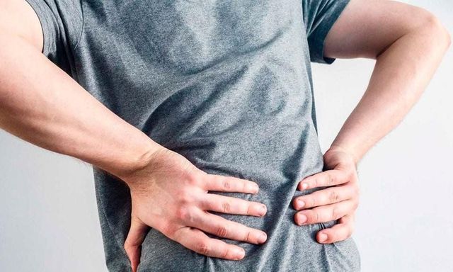 Người đàn ông đau 