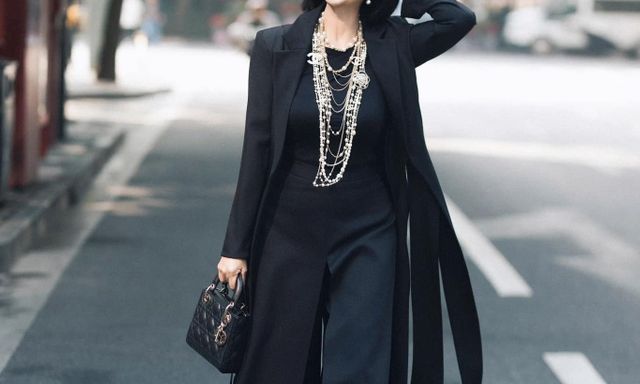 Vóc dáng tuổi 63 của mỹ nhân Việt duy nhất được tung hô “hoa hậu không ngai”, chồng yêu chiều hết mực