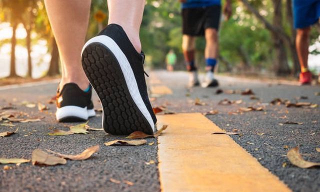 3 dấu hiệu xuất hiện khi đi bộ cảnh báo thận đang suy yếu