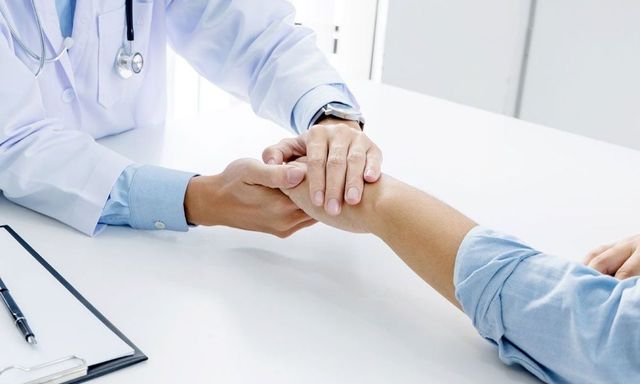 Bệnh viện Bạch Mai phát đi thông điệp cảnh báo từ một ca bệnh 24 tuổi