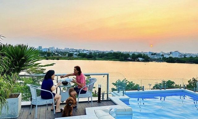 Nữ nghệ sĩ phải 