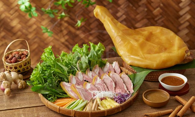 1 món ăn “siêu hot” dịp Tết có thể khiến huyết áp cao vút nếu lạm dụng: Phó Giáo sư cảnh báo điều đáng lo