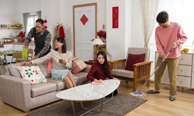 Chuyên gia tâm lý: Nhiều người cố “trình diễn” một cái Tết hoàn hảo