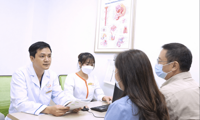 Vợ về nhà sau 10 năm xa cách, kỳ vọng đêm nồng cháy: Sự thật khiến cả hai sốc, phải đi khám