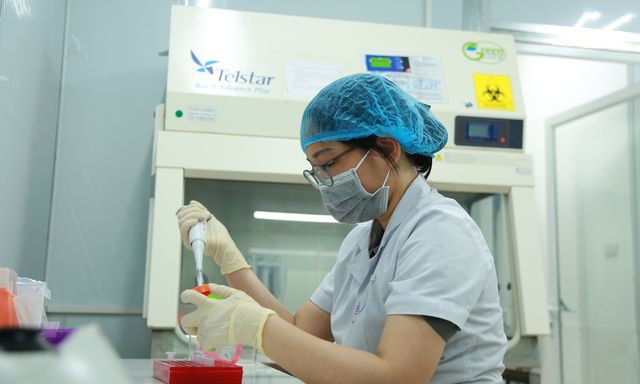 Hàng xóm xì xào cháu không giống bố, bà nội đưa đi làm ADN: Ngày nhận kết quả, bất ngờ với yêu cầu của bà