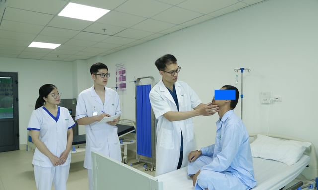 Bị em họ cắn, người đàn ông Bắc Ninh đứt nửa môi trên