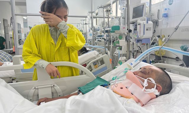 Người mẹ đơn thân gặp nạn, con gái khóc lạc giọng: “Con chỉ mong mẹ khỏe để về với con”