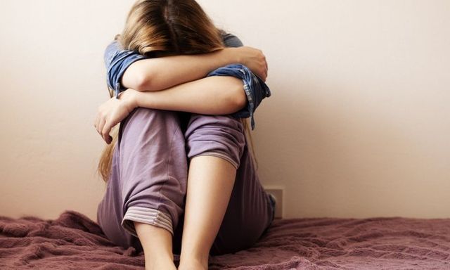 Bé gái 13 tuổi nhịn ăn sáng để dành tiền tự đi khám tâm lý, nói 1 câu khiến bác sĩ phải suy ngẫm 