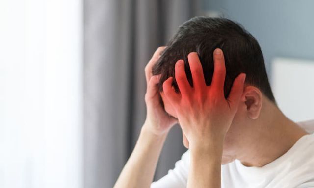Người đàn ông Hà Nội bàng hoàng phát hiện 2 ổ xuất huyết não từ 1 dấu hiệu tưởng do nắng nóng