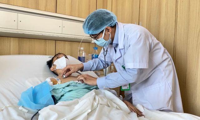 3 anh em cùng mắc xơ gan do một nguyên nhân: Hai người đã mất, phép màu đến với người em út