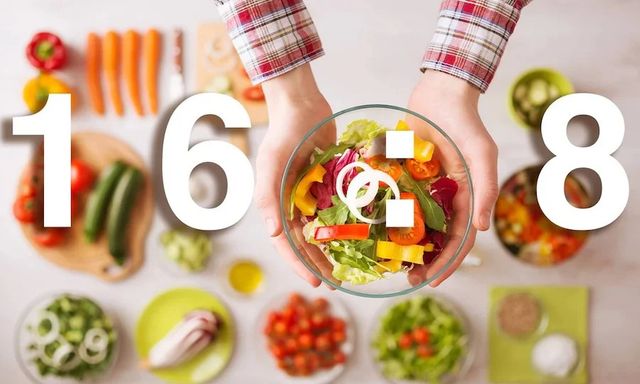 Ăn theo trend 16/8 để giảm cân, nam thanh niên 23 tuổi nhận cảnh báo về đường huyết và kháng insulin