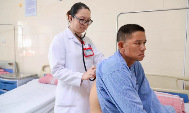 Con mới 6 tháng tuổi, mẹ phát hiện ung thư, 1 năm sau, người chồng lại nhận tin dữ