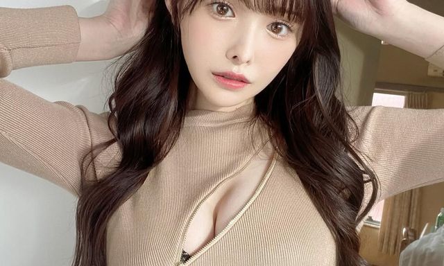 Cùng thời với Yua Mikami, hot girl này bất ngờ nối gót rời cuộc chơi, nghẹn ngào chia sẻ một điều