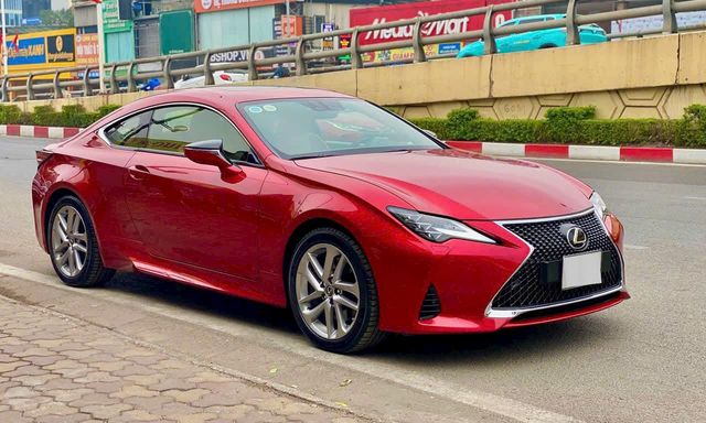 Lexus RC 300 ‘siêu lướt’ 9.000km được chào giá 1,9 tỷ, bằng hơn nửa giá lăn bánh niêm yết sau 5 năm 