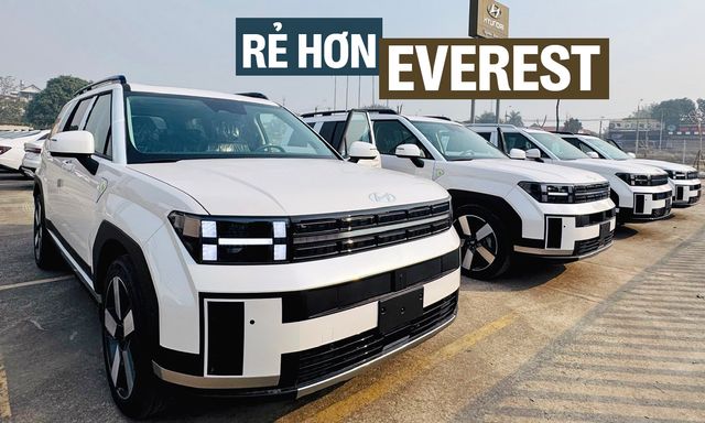 Hyundai Santa Fe 'xả kho' giảm kỷ lục 115 triệu tại đại lý: Bản tiêu chuẩn còn 970 triệu, rẻ hơn cả Everest, Kodiaq đời cũ