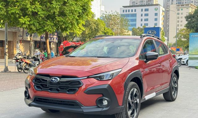 Subaru Crosstrek giảm tới 139 triệu đồng tại đại lý: Bản hybrid giảm nhiều nhất nhưng vẫn đắt ngang Santa Fe tầm trung