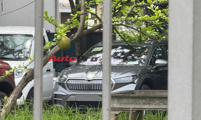 Skoda Enyaq tiếp tục lộ diện tại Việt Nam: Là bản cao nhất, động cơ điện mạnh 340 mã lực, chạy 542km/sạc, có biến thể SUV coupe, không phải thế hệ mới nhất