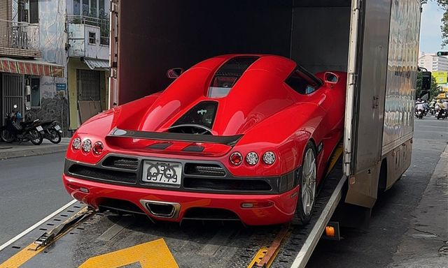Koenigsegg CCX độc nhất Việt Nam bất ngờ xuất nam tiến, CĐM đồng loạt gọi tên một người 