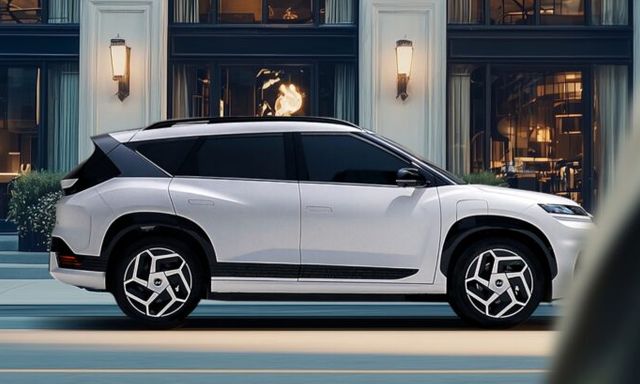 Hyundai Elexio EO ra mắt: Xe 5 chỗ mới dài ngang Tucson, màn hình 27 inch, đi hơn 700km/sạc