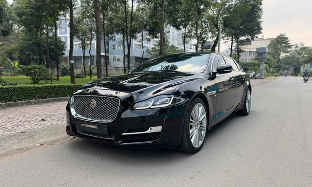 Jaguar XJL rao bán chưa đến 2 tỷ đồng sau 1 thập kỷ, cao hơn S-Class cùng thời nhưng người bán cho rằng đáng giá vì 'không dành cho số đông'