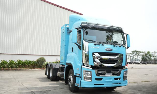 Việt Nam lần đầu có hãng vận chuyển dùng xe container thuần điện: Chạy tối đa 300km/sạc, kéo tải tối đa tới 39 tấn