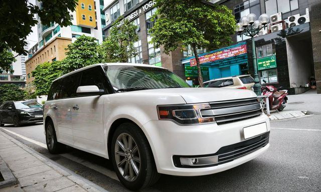 Hàng hiếm Ford Flex đời 'chót' tại Việt Nam rao bán lại với giá ngang Everest mới: Dáng hộp như Ranger Rover, dùng chung nhiều linh kiện với Explorer