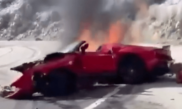 ‘Cha đẻ’ trò chơi nổi tiếng với nhiều game thủ Việt tử nạn trên chiếc Ferrari khi đang thử tốc độ trên đường đèo