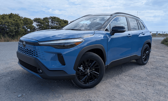 Chỉ vì 1 con ốc, hơn 55.000 chiếc Camry HEV và Corolla Cross HEV bị triệu hồi: Liệu xe tại Việt Nam có ảnh hưởng?