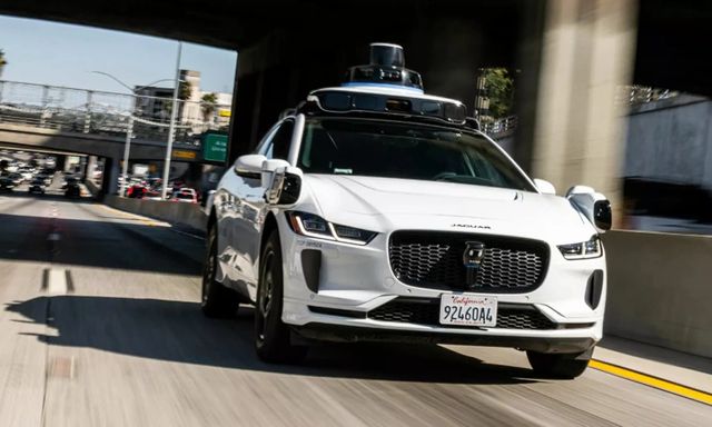 Nghề lạ đời nhất kỷ nguyên xe tự hành: Một lần đóng cửa xe cũng có thể kiếm được 600 nghìn đồng