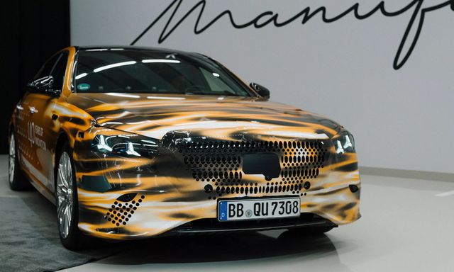 Thêm thông tin về Mercedes-Benz S-Class 2026: Là bản facelift nhưng 'gần như thế hệ mới', nâng cấp hơn 50% chi tiết của xe, có cả sưởi ấm...dây đai an toàn