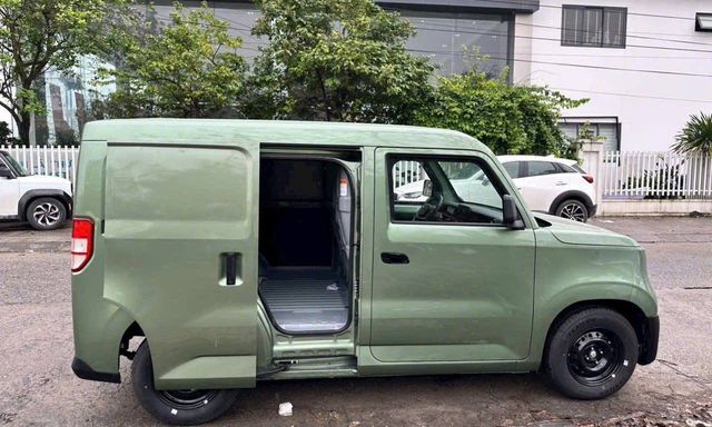 Lộ ảnh VinFast EC Van bản cửa lùa: Chưa rõ là xe thương mại hay AI, tăng sức cạnh tranh 'Su cóc'