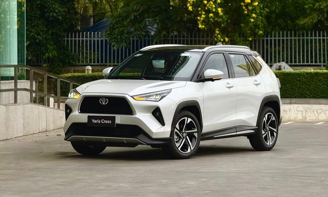 Người Việt mua xe Toyota nhiều gấp đôi, riêng Yaris Cross và Innova Cross tăng gần 300%, sáng cửa quay lại top 10 bán chạy tháng 3 