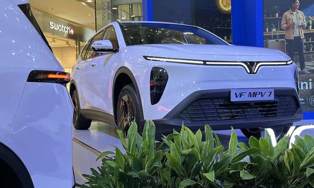 VinFast VF MPV 7 chính thức ra mắt Indonesia: Xe điện 7 chỗ lắp ráp nội địa, tham vọng cạnh tranh phân khúc phổ thông