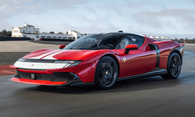 Lo ngại khách hàng quay lưng, Ferrari lên tiếng về kế hoạch bán xe xăng song song với xe điện